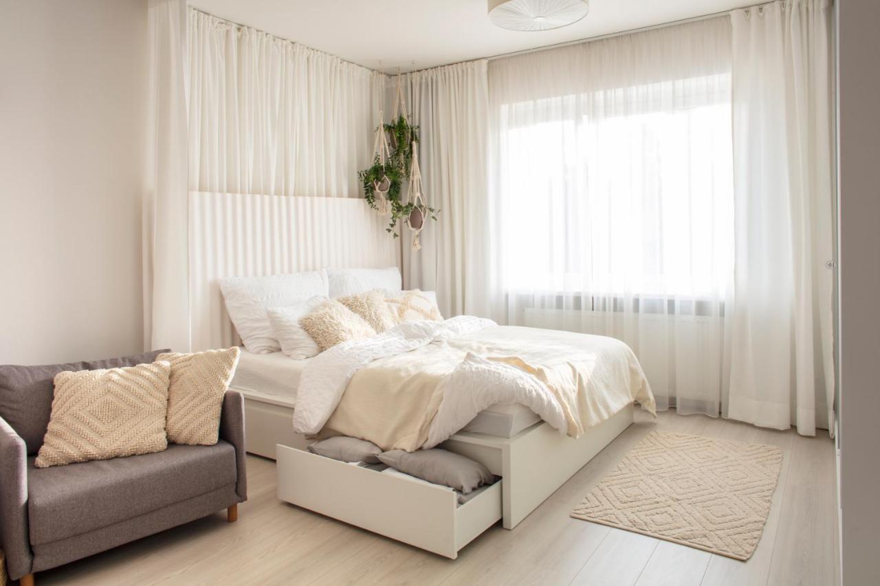 Apartment Light By Zoom