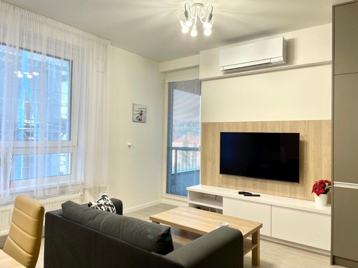 Top Apartment *