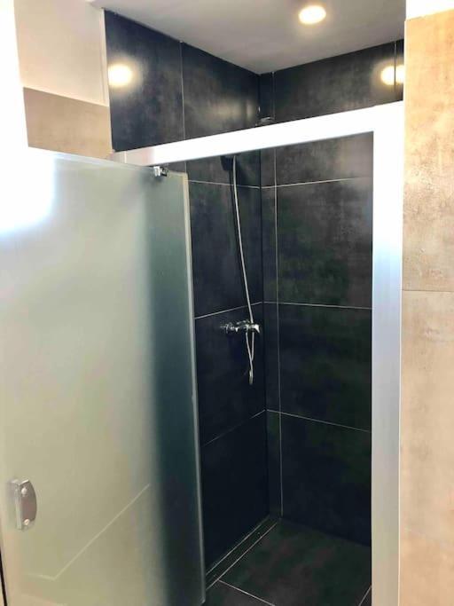 Spacious Near Hockey And Football Arena