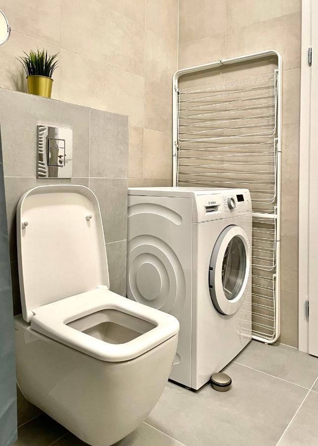 Top Apartment *