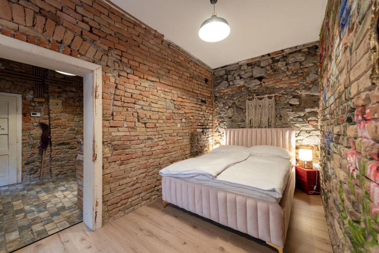 Apartment At The Folklore
