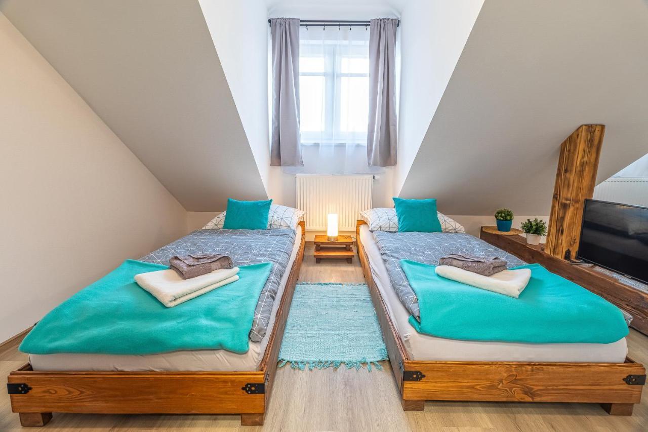 Jonas - Great Location Near Center Apartment
