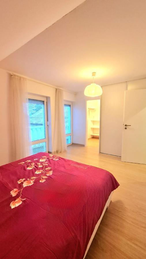 Modern & Cozy House With 3 Bed And Garden *