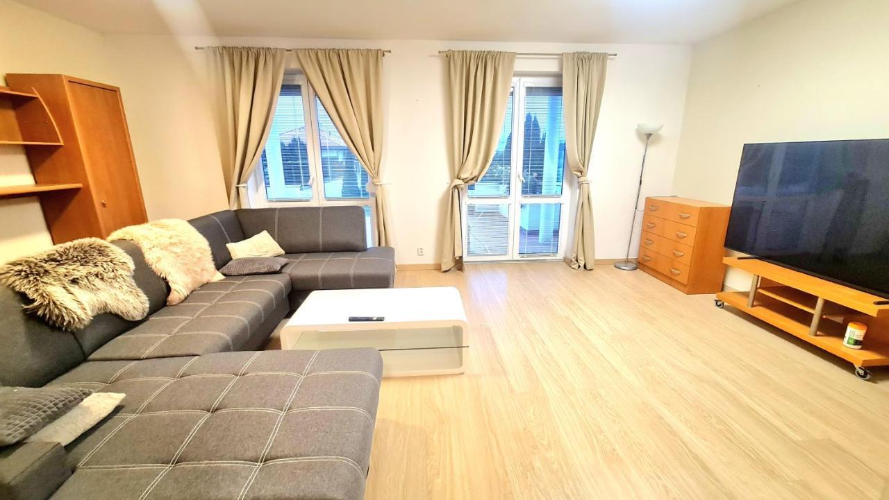 Modern & Cozy House With 3 Bed And Garden Dovolenkový dom