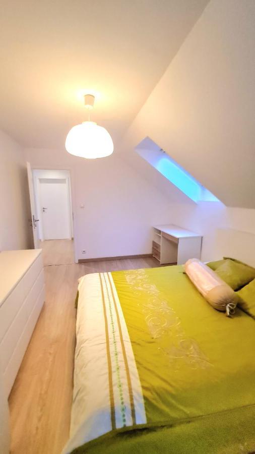 Modern & Cozy House With 3 Bed And Garden Dovolenkový dom *