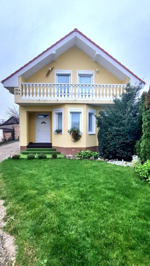 Modern & Cozy House With 3 Bed And Garden