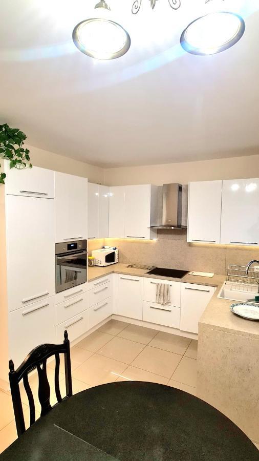 Holiday home Modern & Cozy House With 3 Bed And Garden