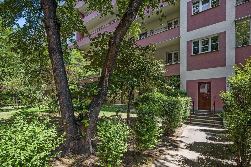 Air Conditioned 1 Bdr Near Train Station Apartment Bratislava