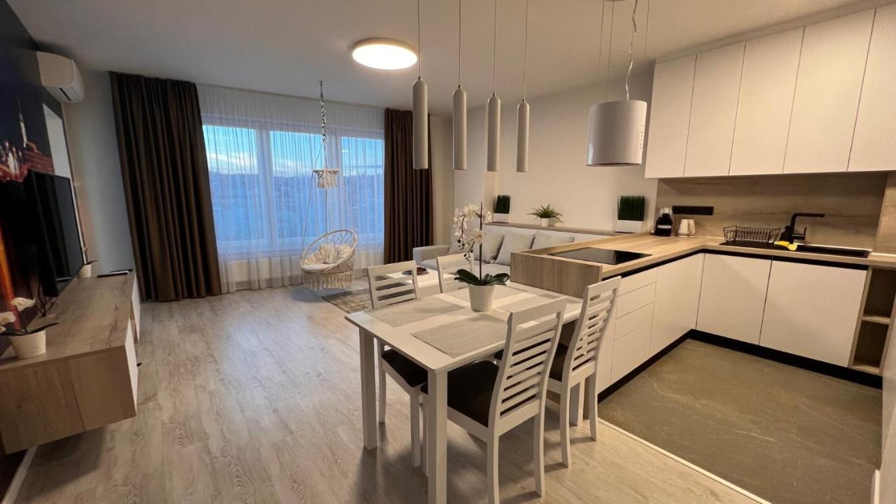 2 Apartment, With A View Of The Castle Apartment