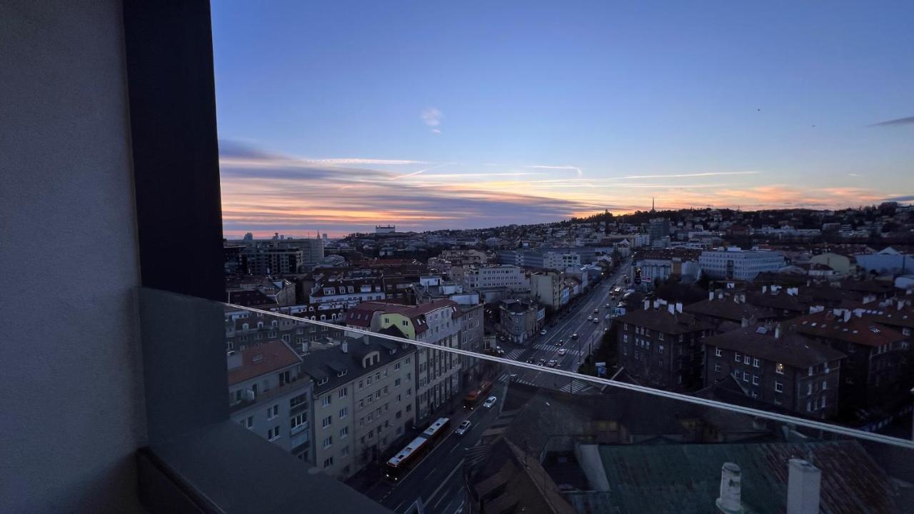 2 Apartment, With A View Of The Castle Apartment