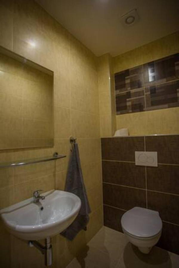 22nd Uprising Square Apartment *