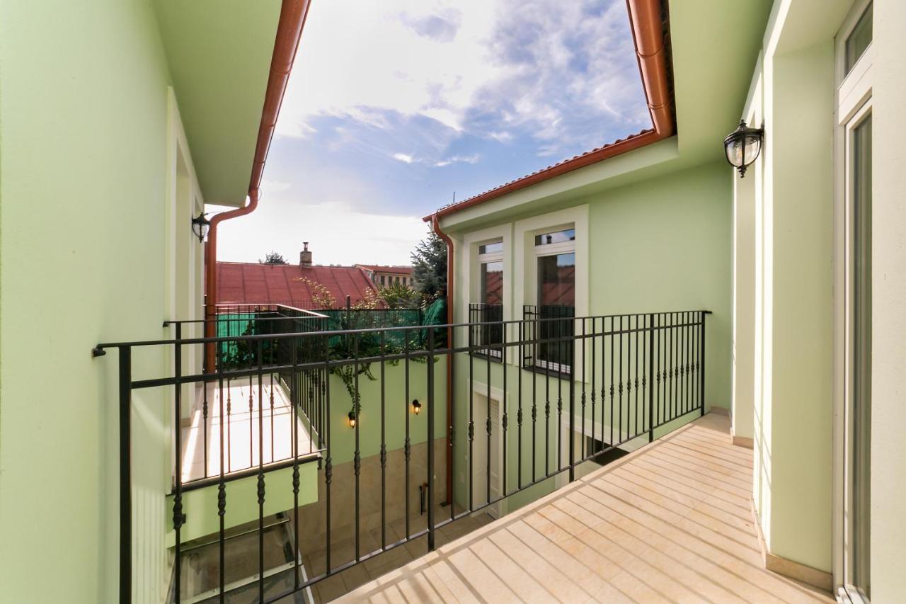 New 6 - Self Check In, Free Parking Apartment Bratislava