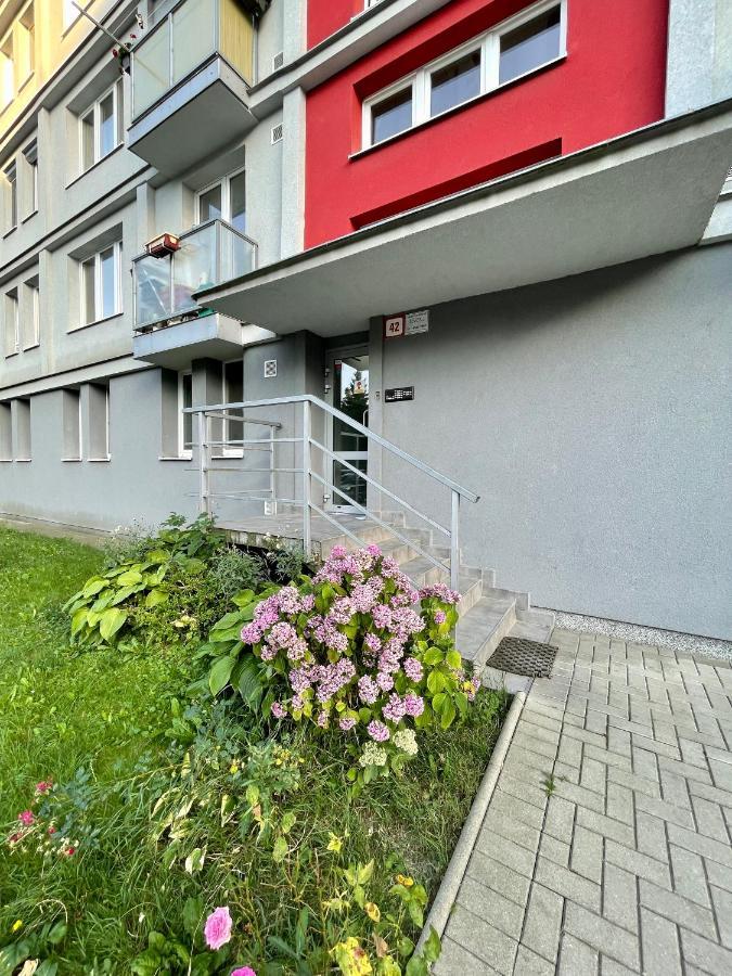 Cozy Self Check-in In Vibrant Ruzinov Area, Komarnicka 42, Apartment