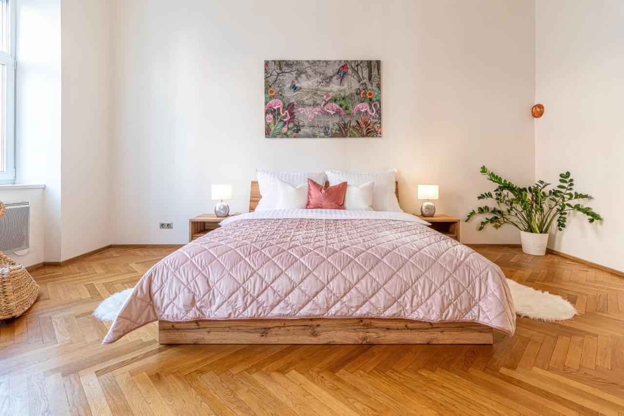 Stylish Luxury Flat In Old Town