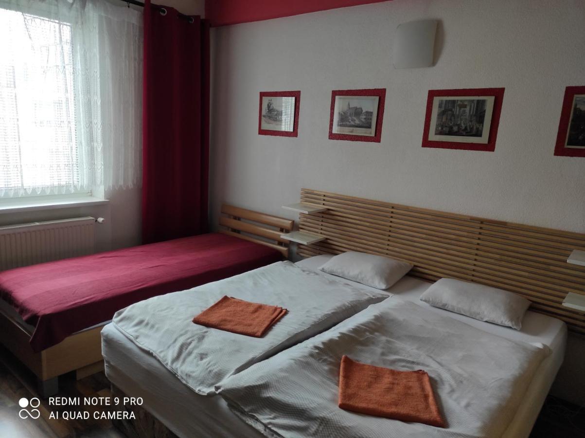 Apartment Red *