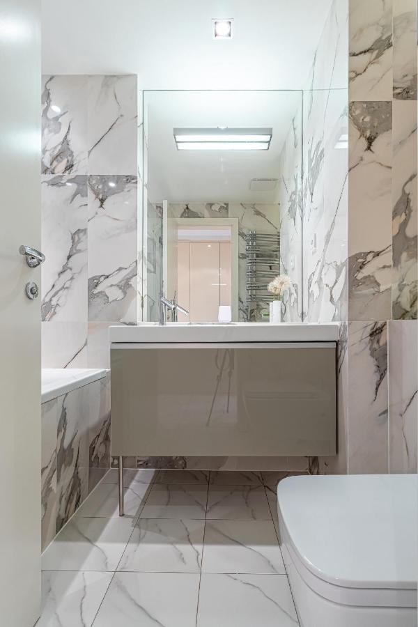 Luxury With Danube River View Apartment