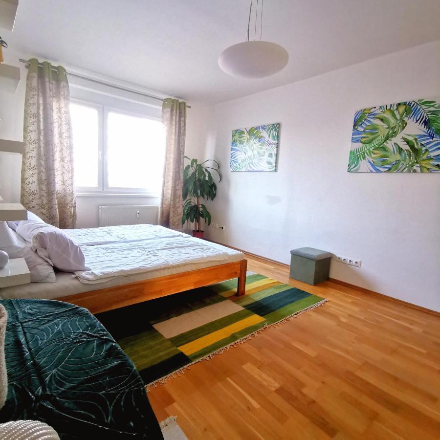 Cozyhome Retro Bratislava
