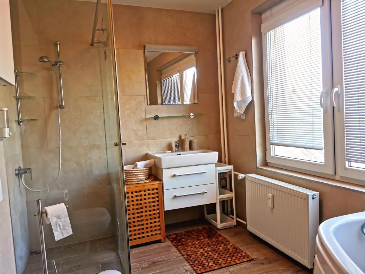 Cozyhome Retro Bratislava