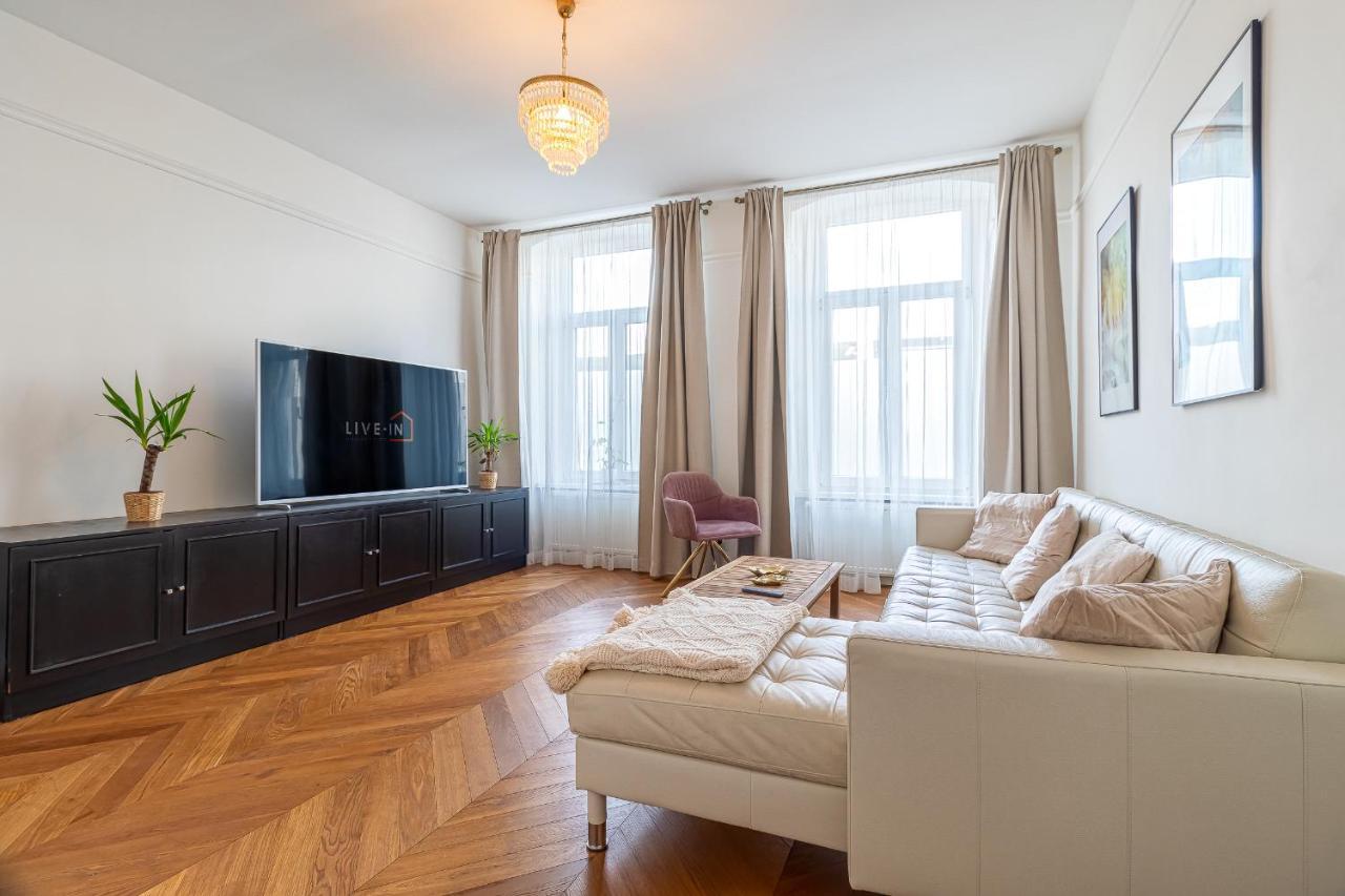 Trendy In Apartment