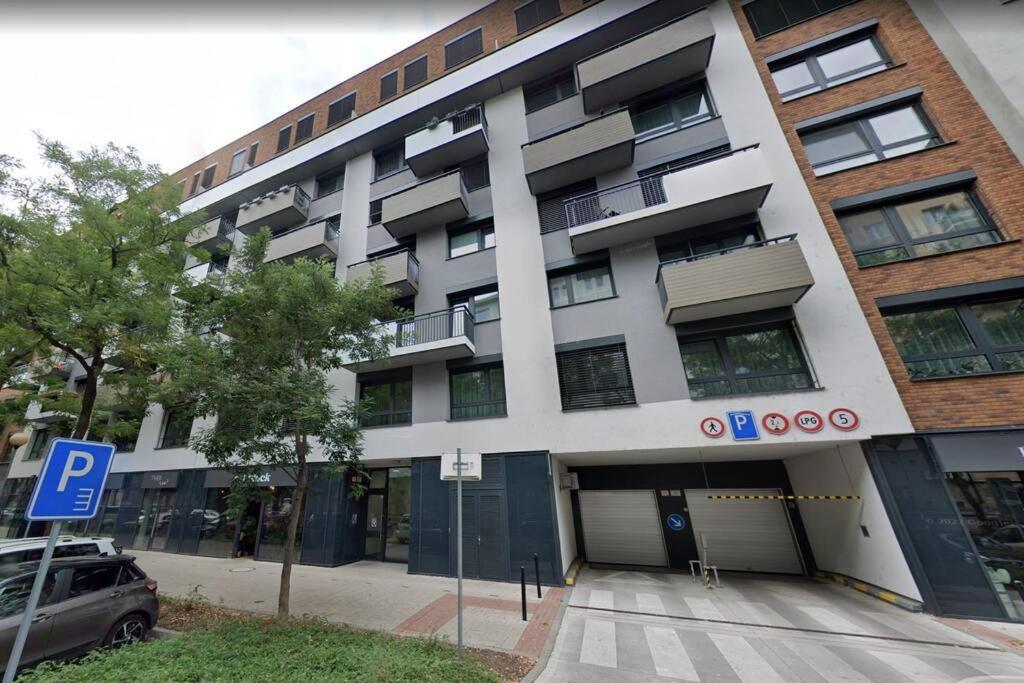 2 Apartment, Old City, New Building - Stein Apartment