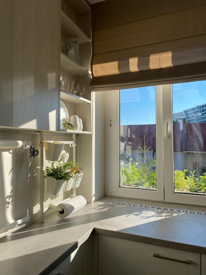 Light By Zoom Apartment