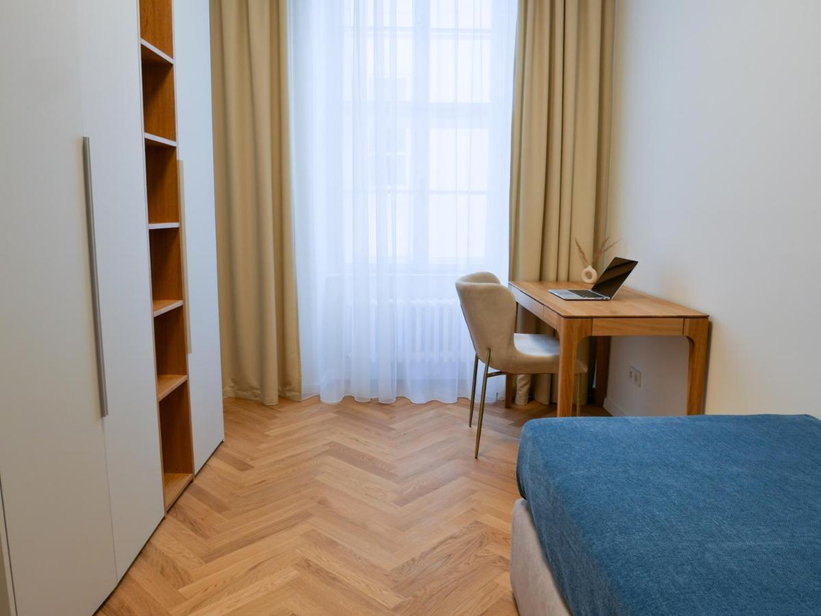 Laurinska 1 Apartment