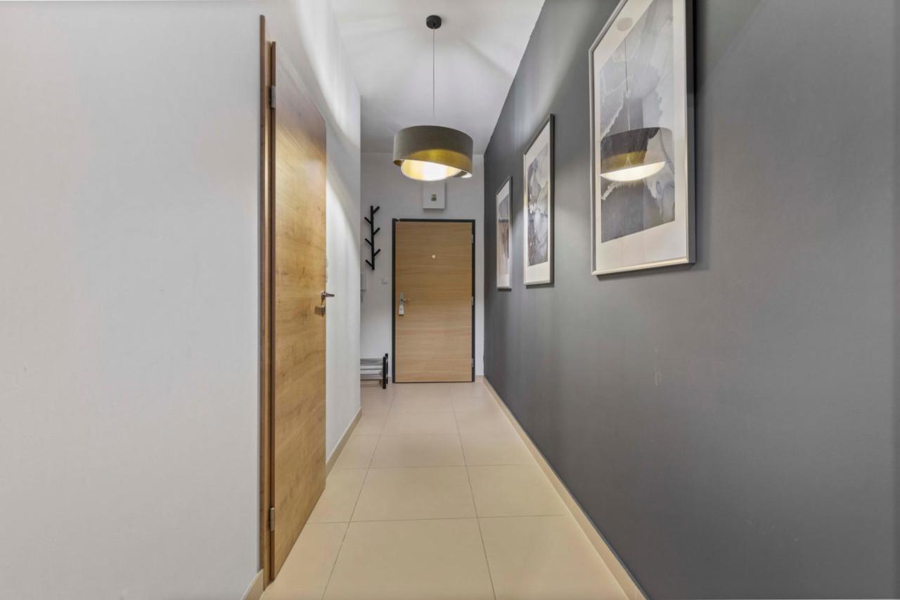 Lam Anthracite W Ac & Balcony Apartment Bratislava