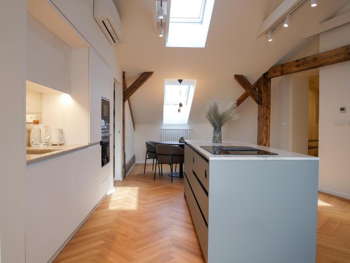 Laurinska 1 Apartment
