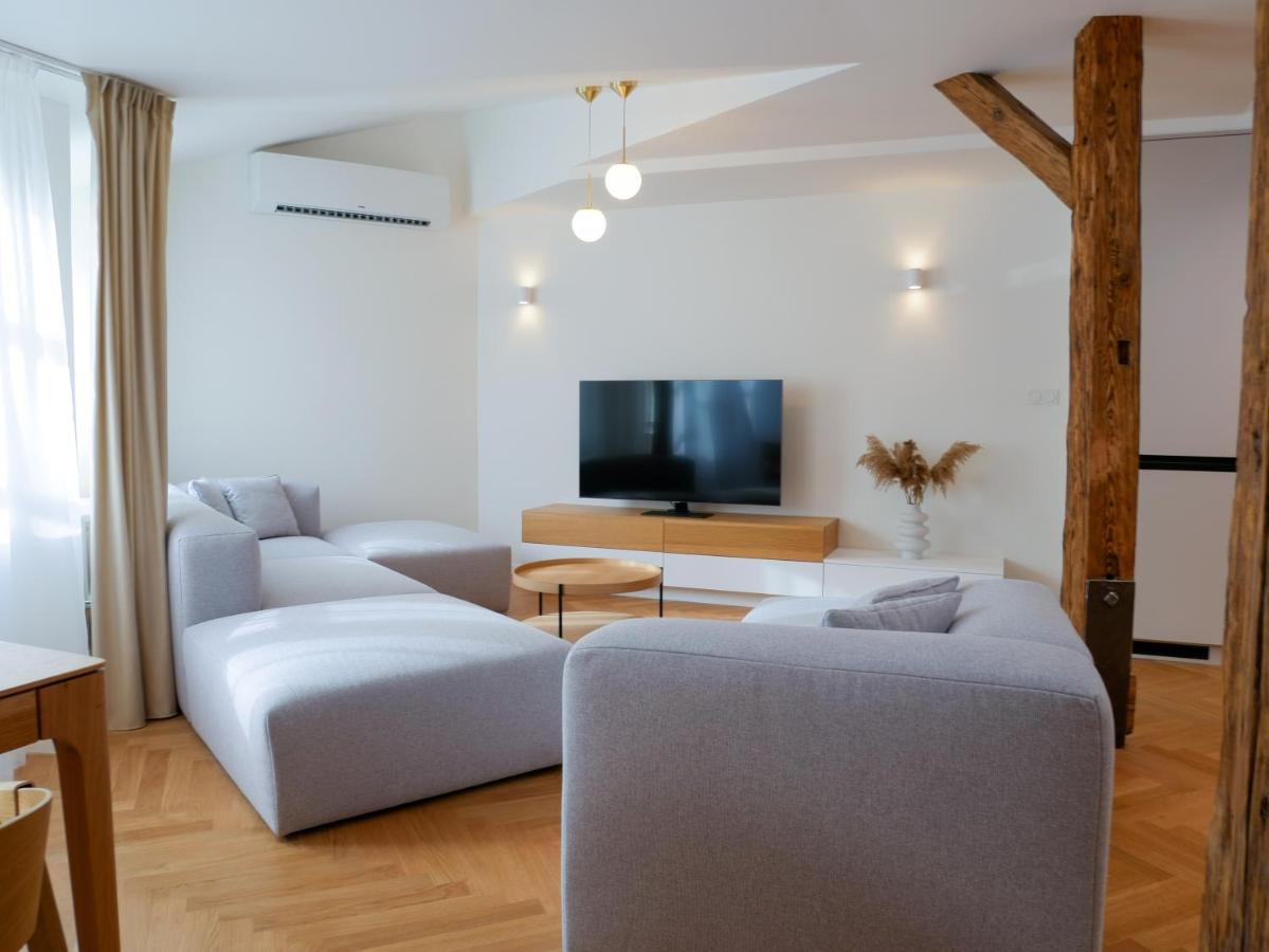 Laurinska 1 Apartment