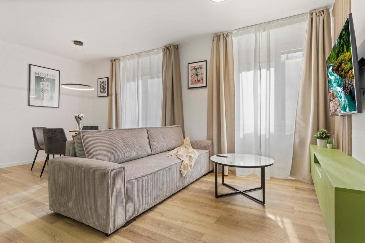 2 Bedroom Steps To Nivy Station * Bratislava
