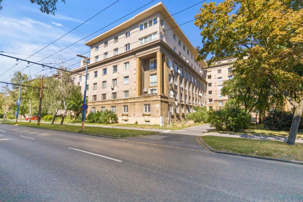 2 Bedroom Steps To Nivy Station * Bratislava