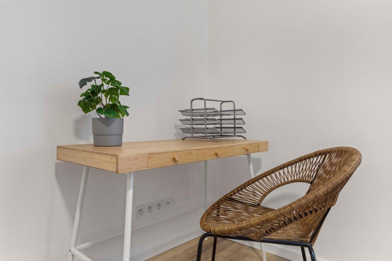 2 Bedroom Steps To Nivy Station *