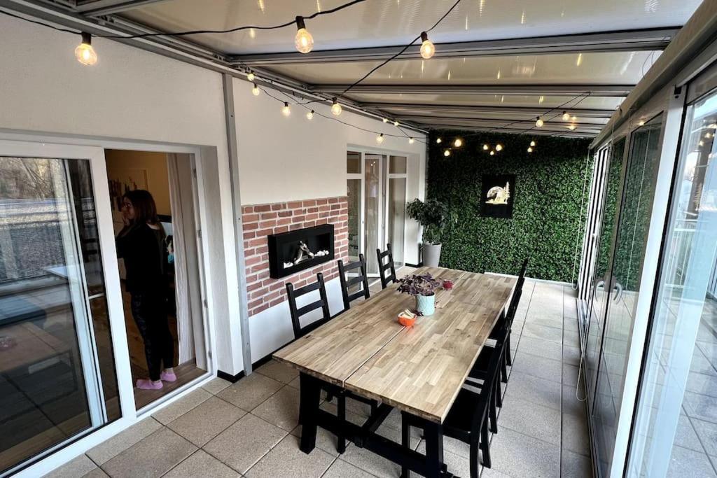 Apartment Lake Apartment, 2x Free Garage, 10 Mins To Centre Bratislava