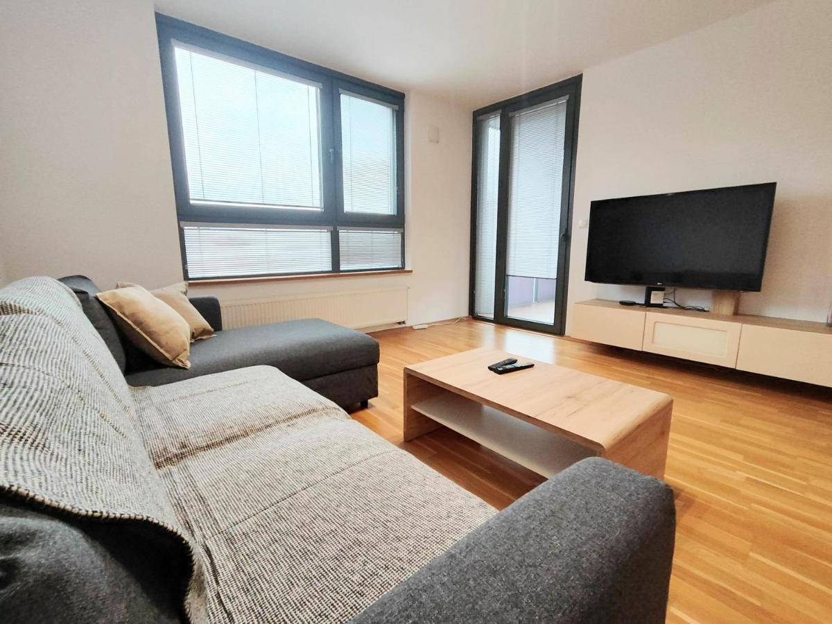 Mills - Free Parking - Balcony With View - Close To Nivy Mall *