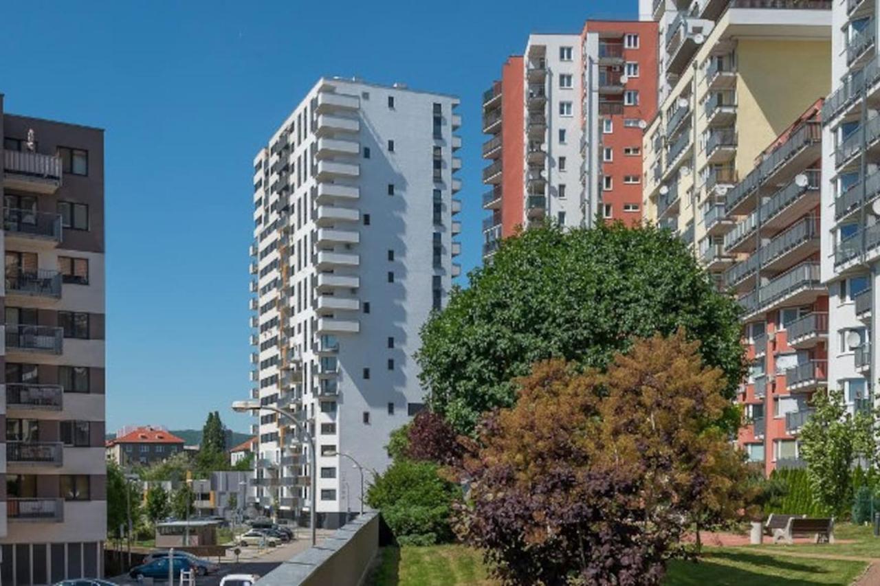 Spacy Modern Near Hockey Stadium Apartment Pressburg