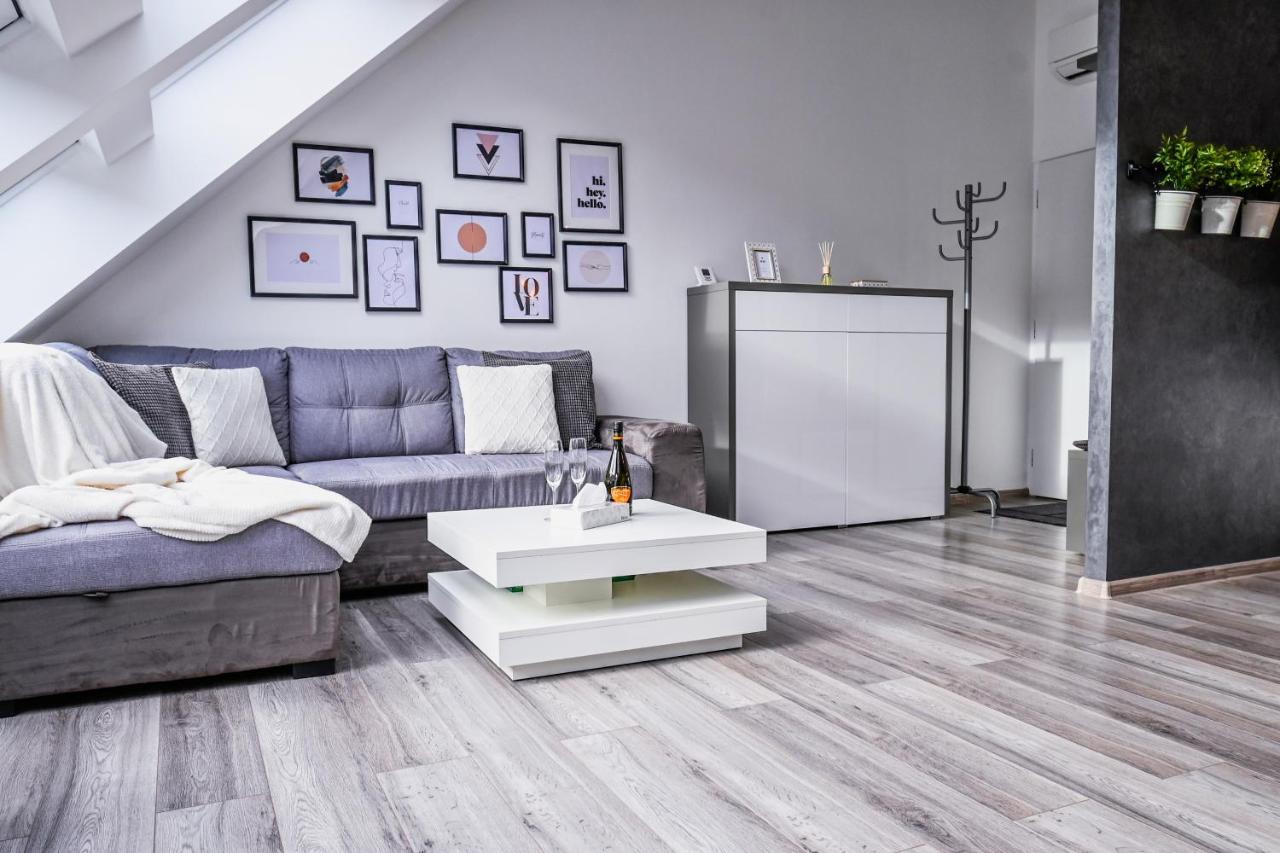Luxury In The Center Appartamento Bratislava
