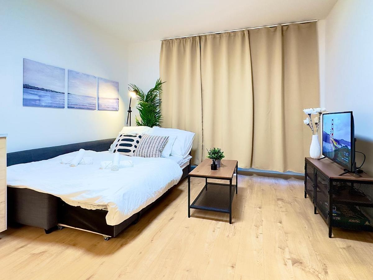 Yarn - Brand New - Free Parking - Balcony With View - Shopping Mall Appartamento Bratislava