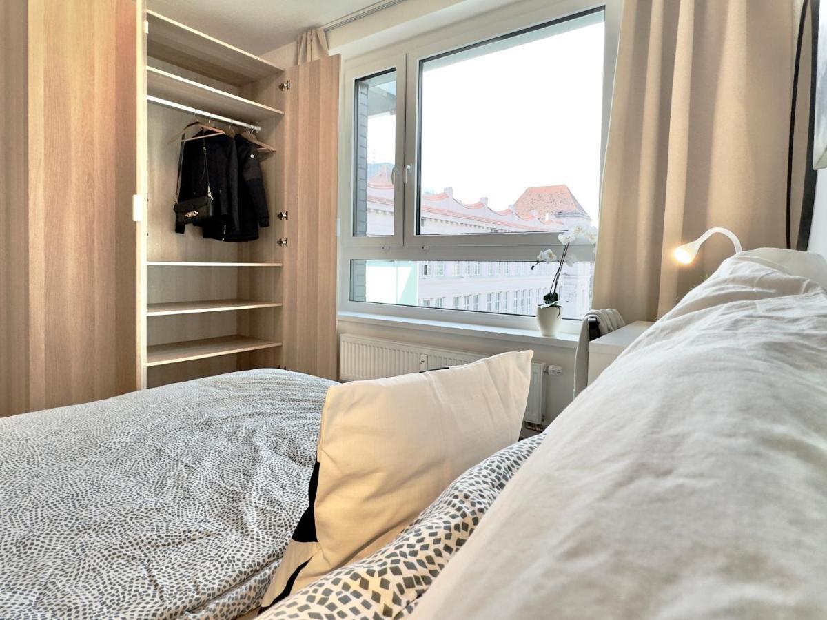 Yarn - Brand New - Free Parking - Balcony With View - Shopping Mall Appartamento Bratislava