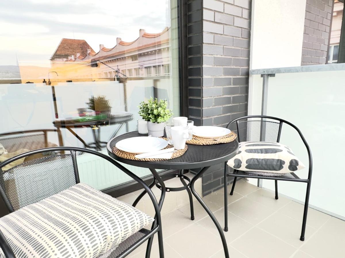Yarn - Brand New - Free Parking - Balcony With View - Shopping Mall Appartamento *