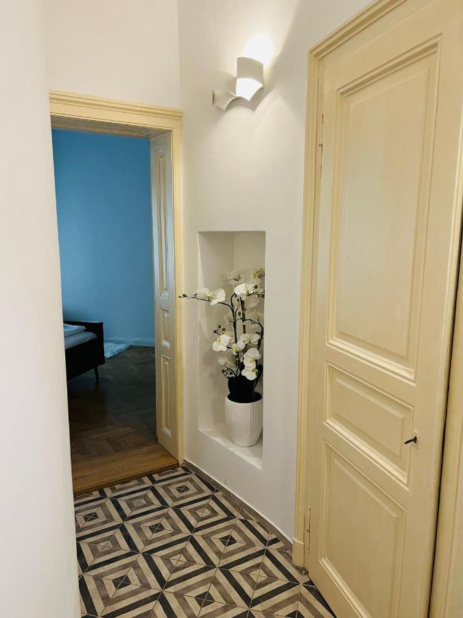 Beautiful At The Old Town Apartment Bratislava