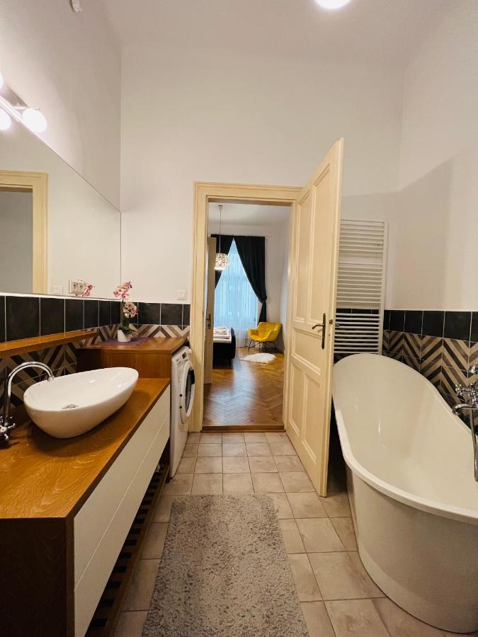 Apartment Beautiful At The Old Town Bratislava