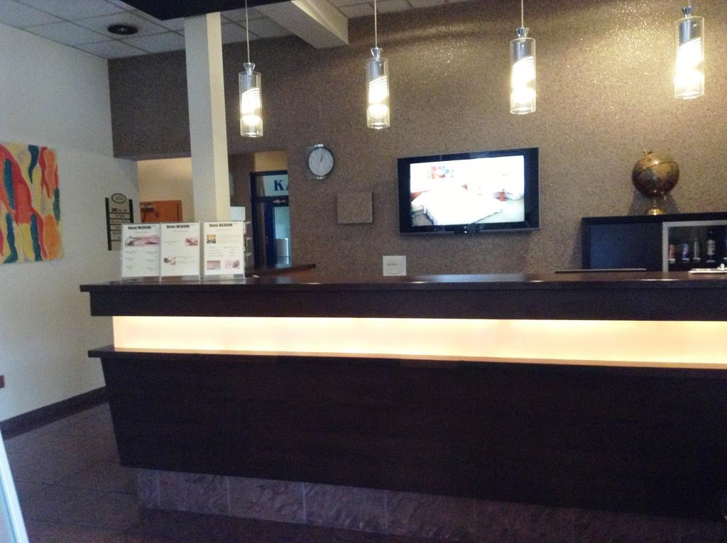 Medium Hotel