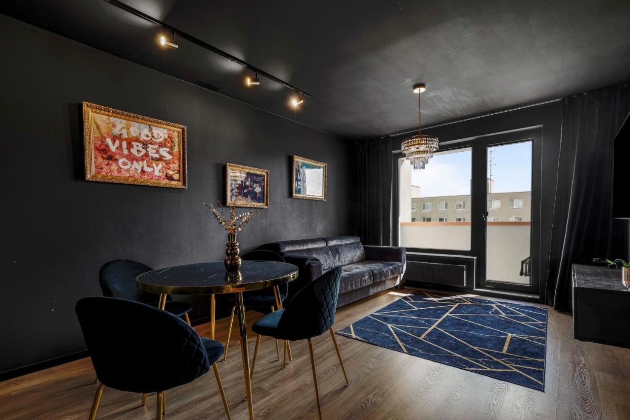 Lam Black - Ac - Balcony Apartamento Bratislava