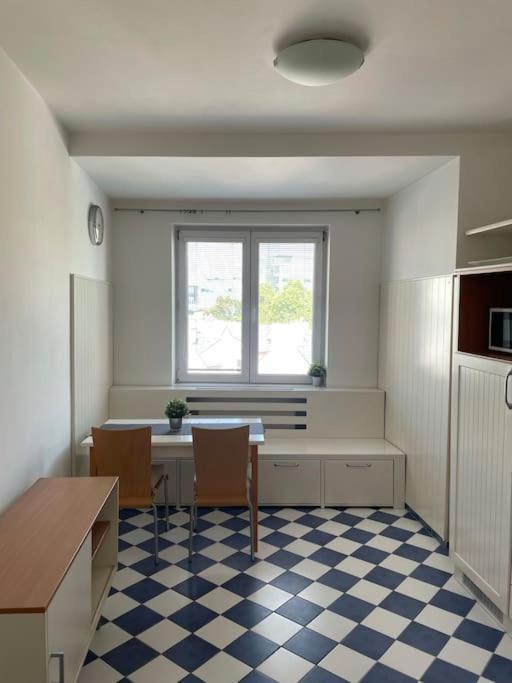 Obchodna Pressburg