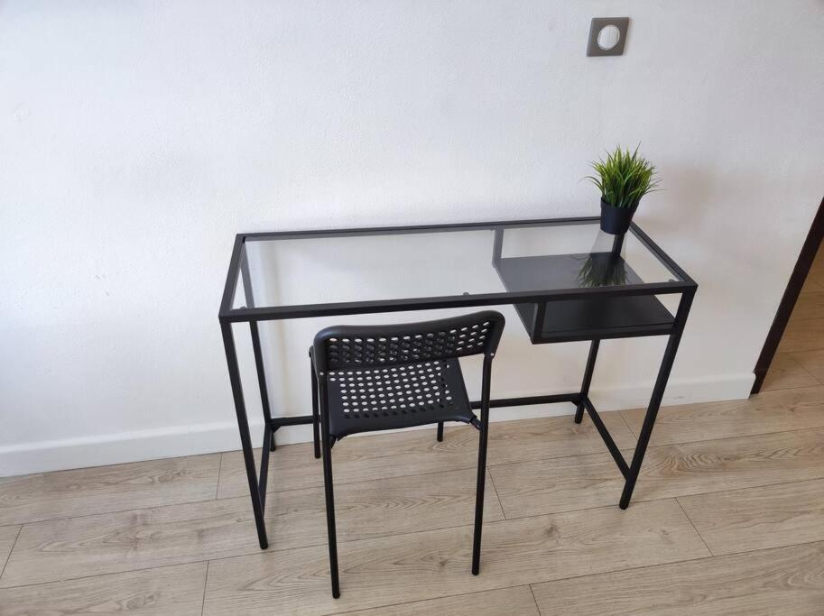 Design In Center Apartment *