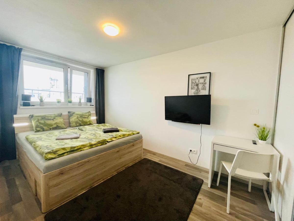 New Apt, Parking In Garage In Matador Resident *