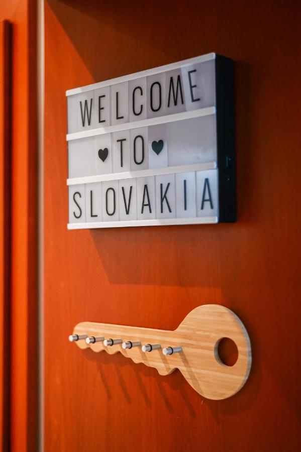 Apartment Center - Vibrant & Colorful Bratislava