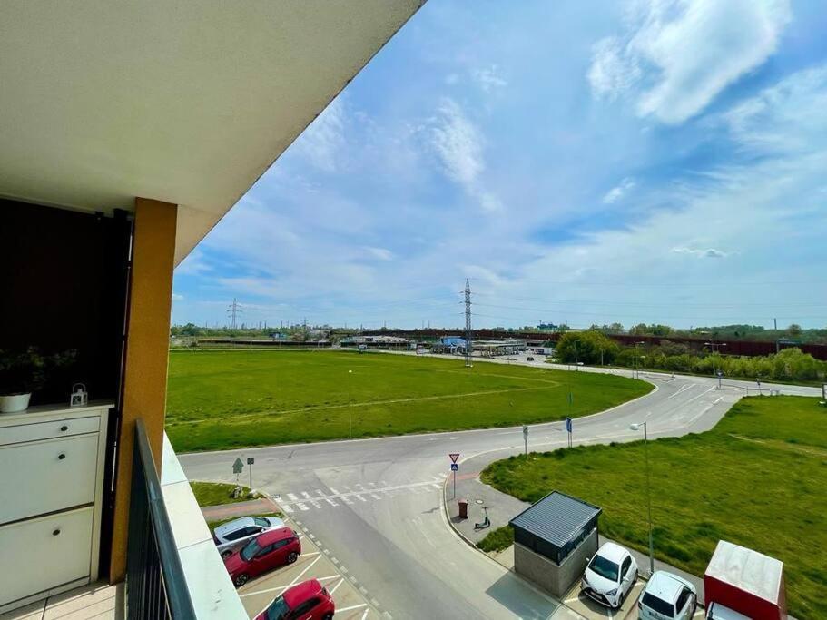 Live The Urban Life Apartment
