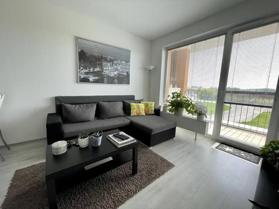 Live The Urban Life Apartment *