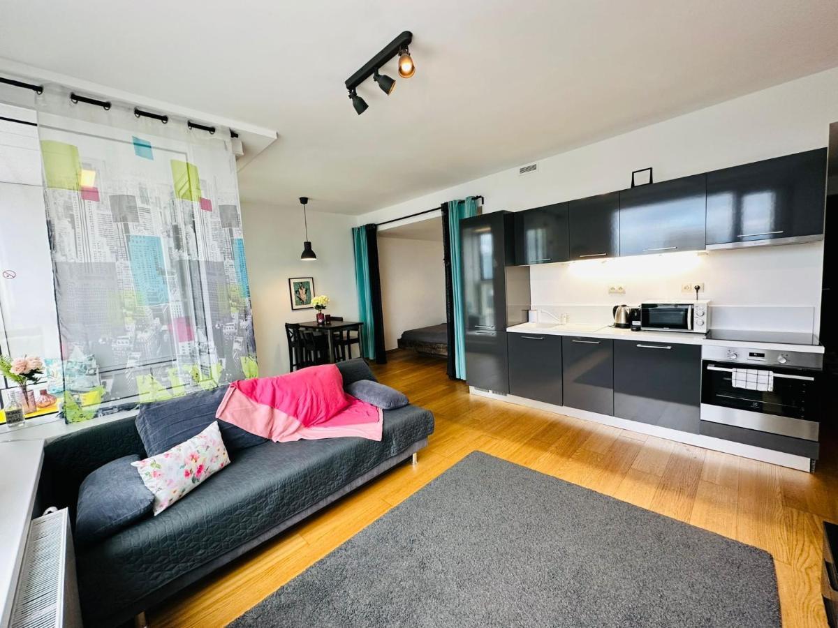 In Panorama On 25th Floor - Amazing View Close To Old Town Apartment Pressburg